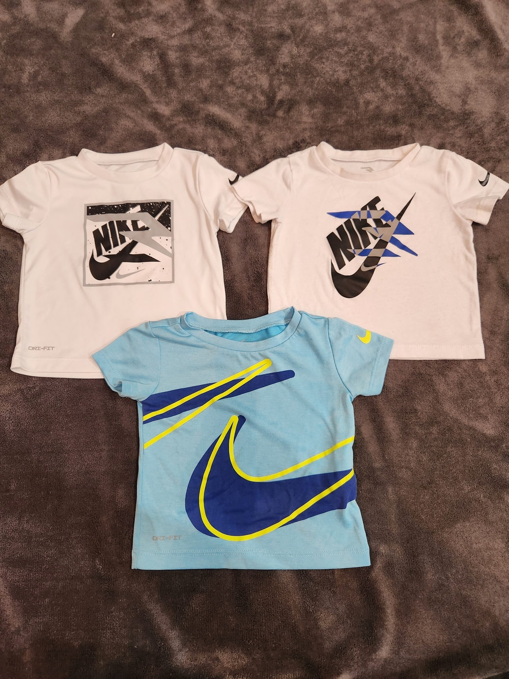 Nike Kids' Short Sleeve Graphic Tees - White & Light Blue